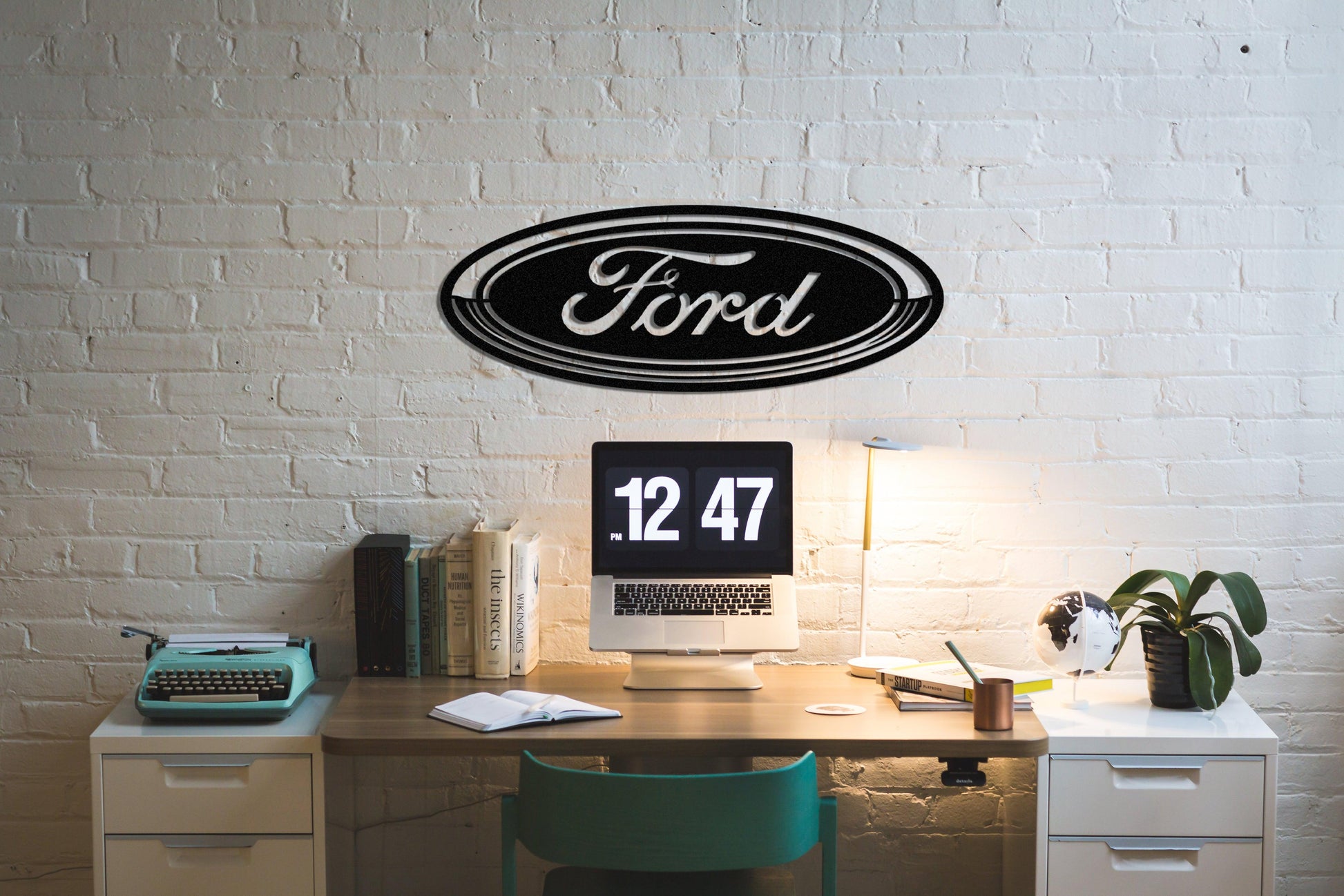 Ford Metal Car Emblem - Artifay Decor