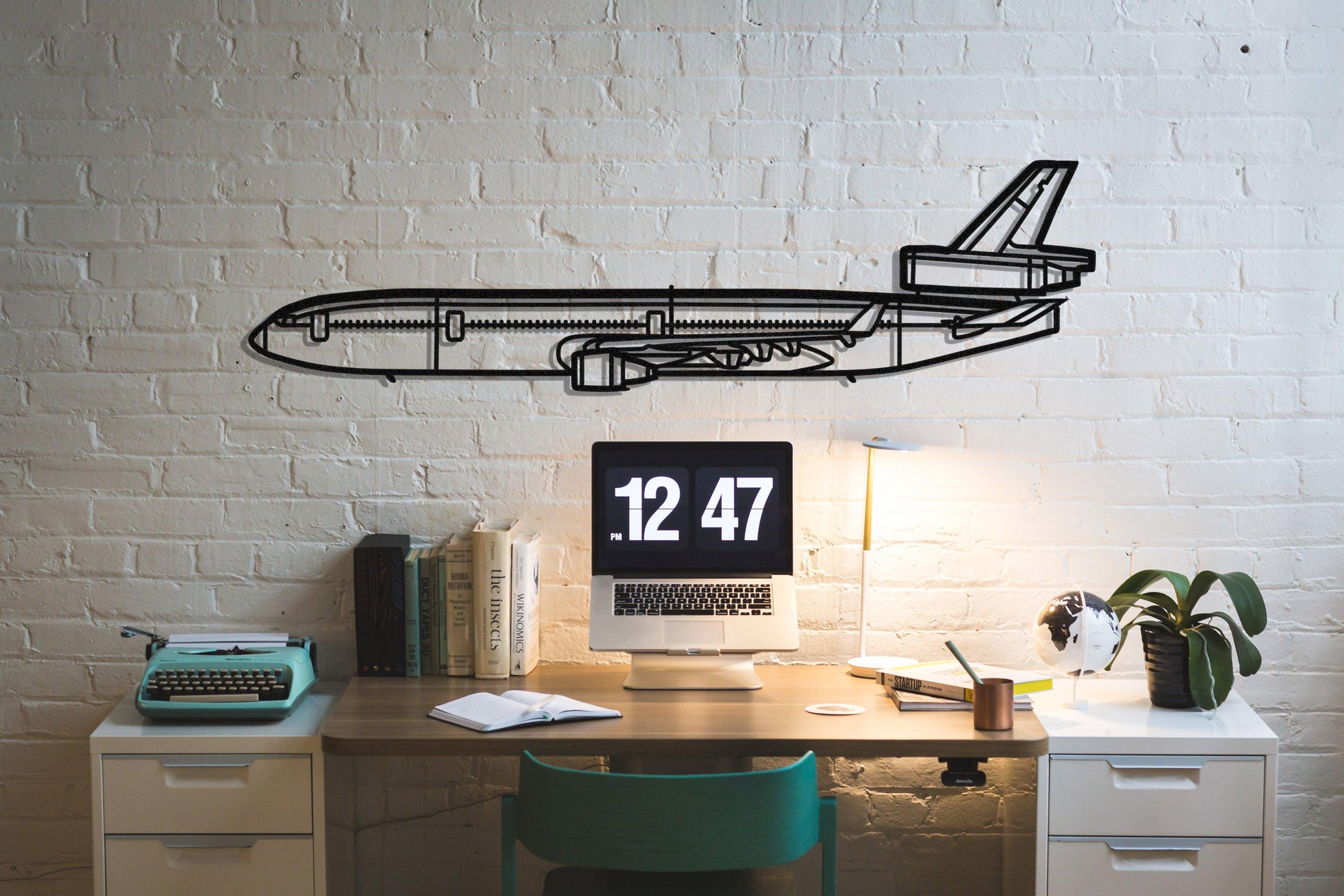 McDonnell Douglas MD-11 Aircraft Metal Wall Art - Artifay Decor