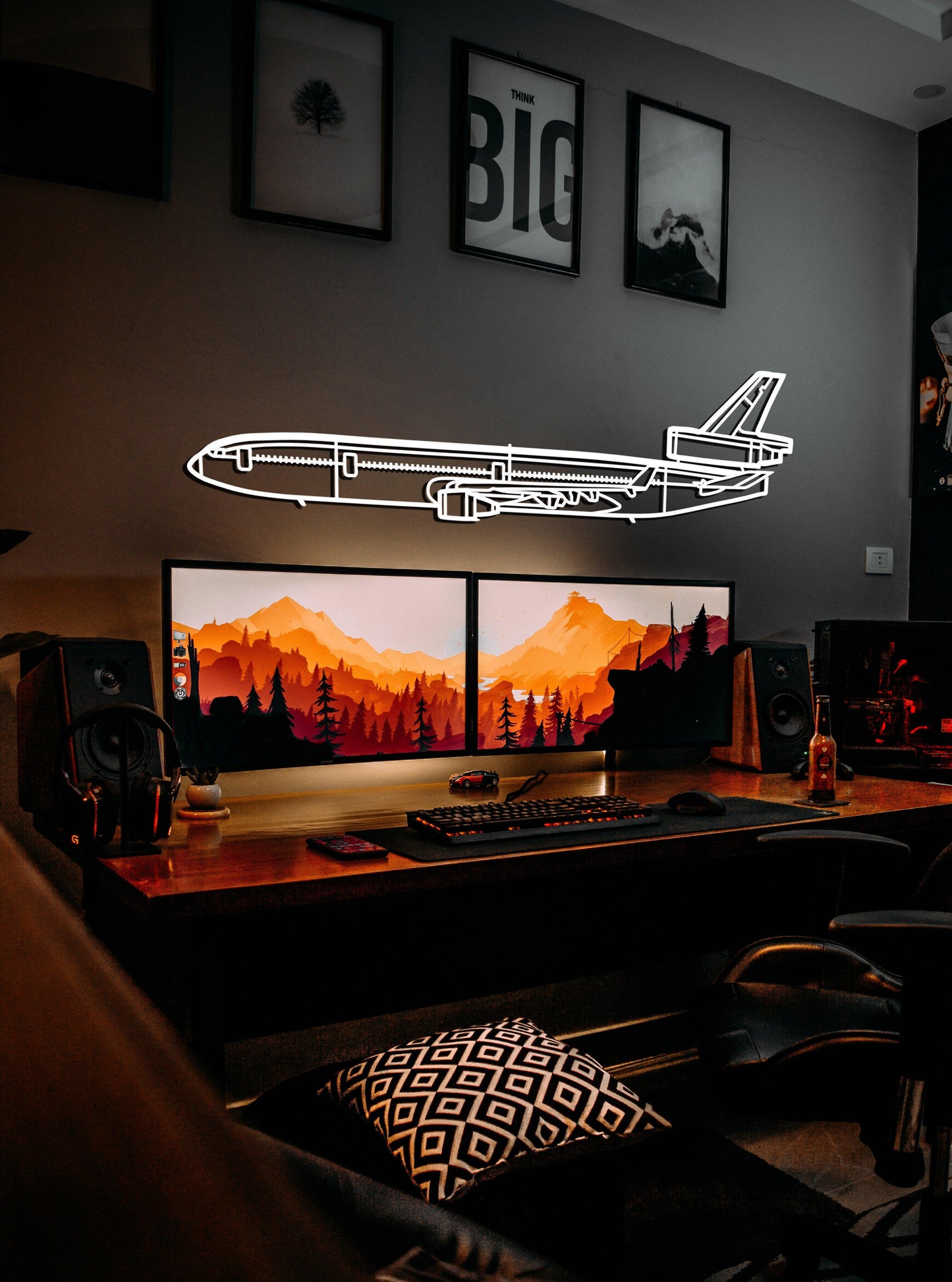 McDonnell Douglas MD-11 Aircraft Metal Wall Art - Artifay Decor